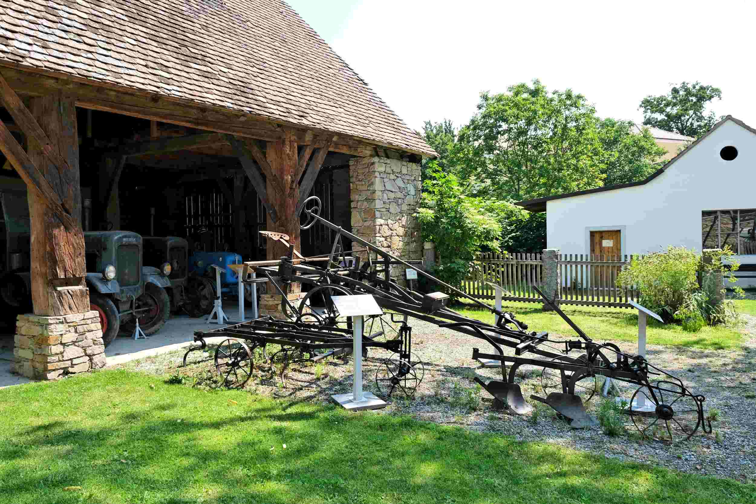 Früher war die Bodenbearbeitung harte Arbeit. Foto: Museum Horn